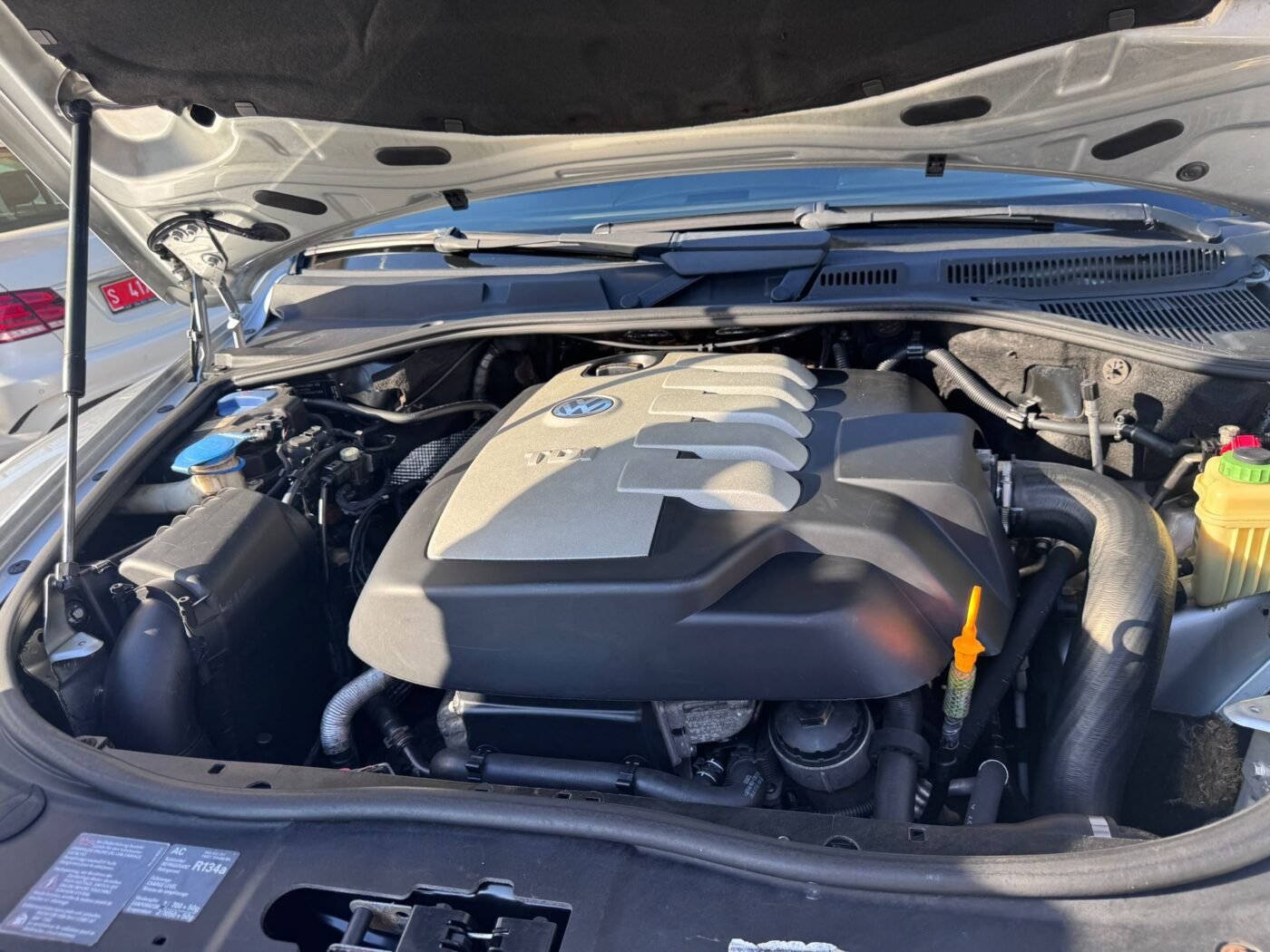 VOLKSWAGEN Touareg 2.5 R5 TDI 174 +Motion 5p Tip