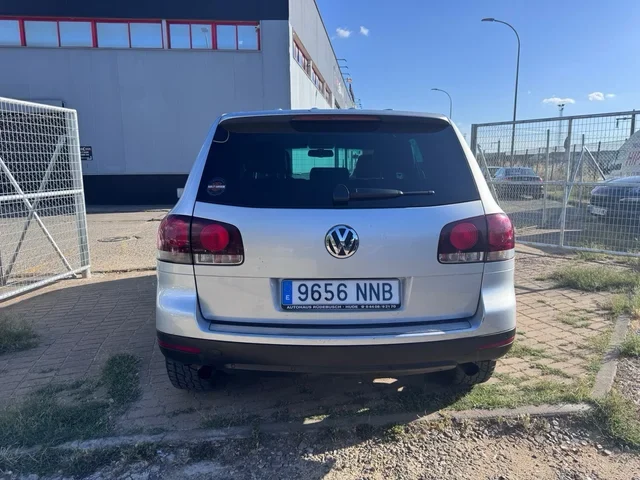 VOLKSWAGEN Touareg 2.5 R5 TDI 174 +Motion 5p Tip